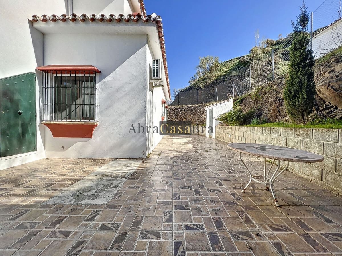 3 slaapkamer Villa te koop in Canillas de Aceituno met garage - € 319.000 (Ref: 8410210)