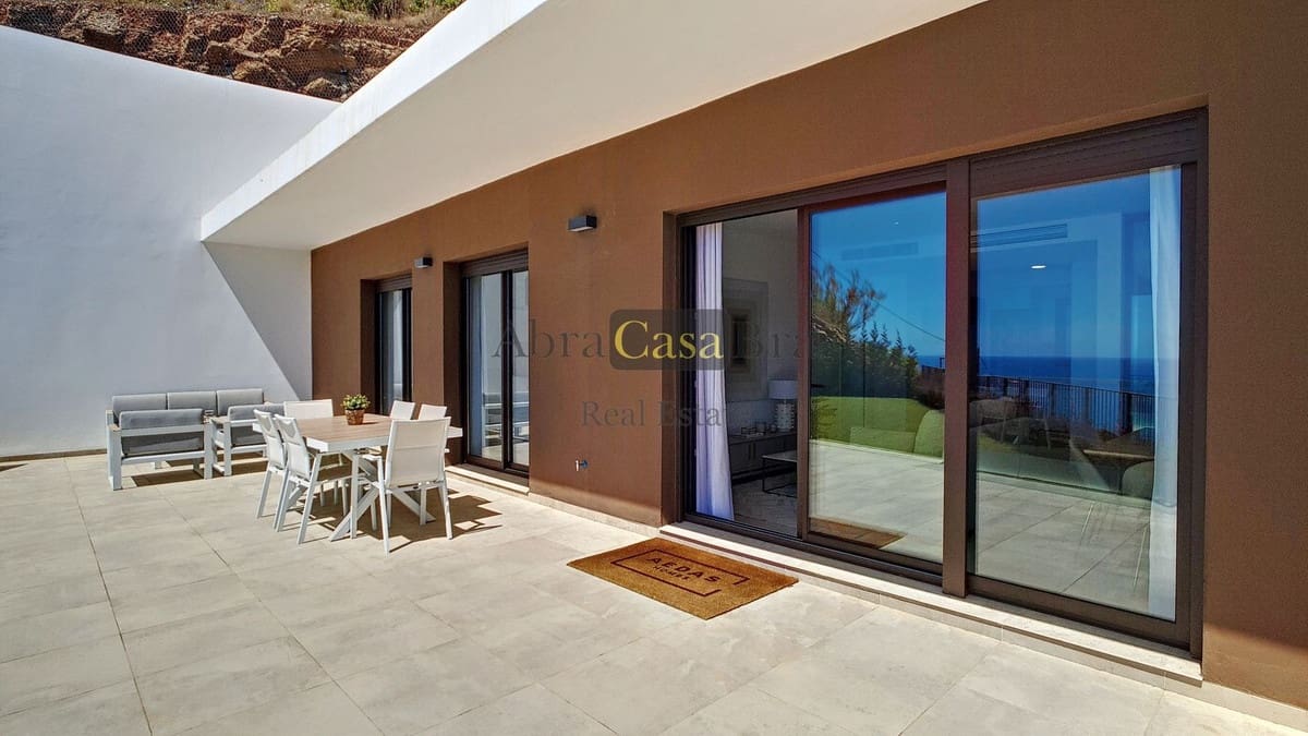 2 bedroom Apartment for sale in Rincon de la Victoria with pool garage - € 510,000 (Ref: 8410632)
