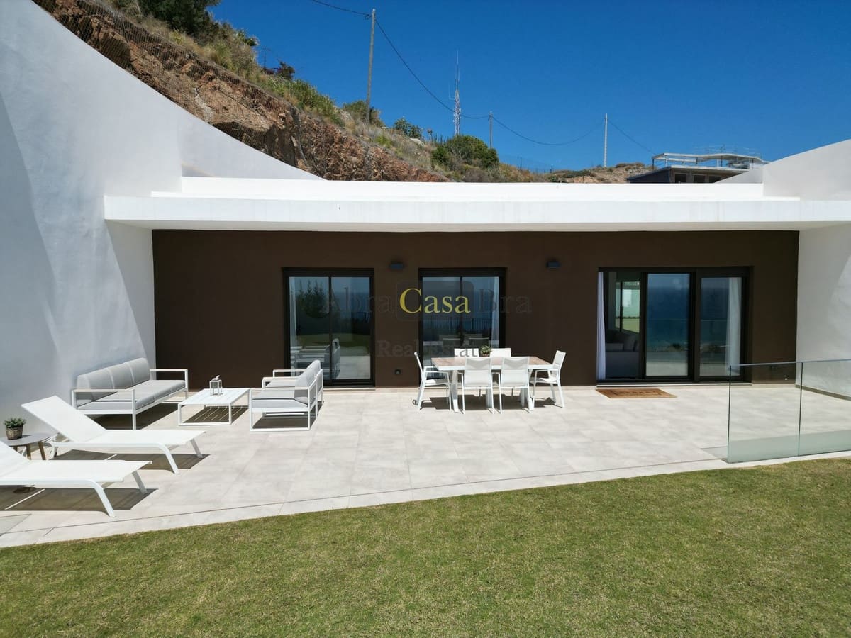 2 bedroom Apartment for sale in Rincon de la Victoria with pool garage - € 510,000 (Ref: 8410632)