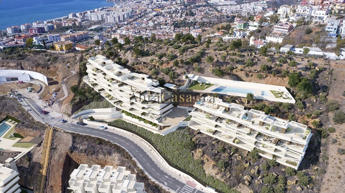 2 bedroom Apartment for sale in Rincon de la Victoria with pool garage - € 510,000 (Ref: 8410632)