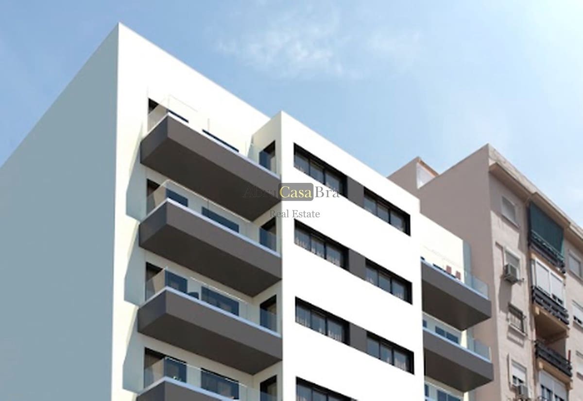 2 bedroom Apartment for sale in Malaga city with pool garage - € 450,000 (Ref: 8410670)