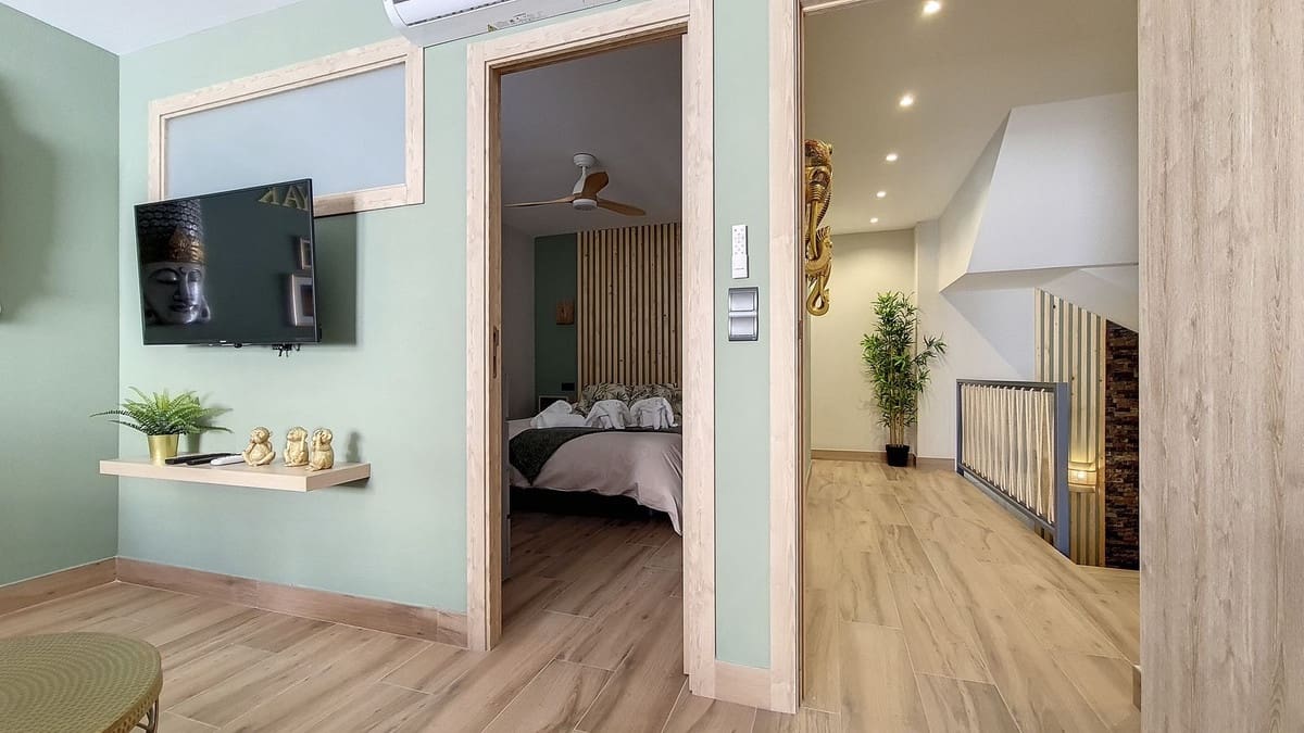 5 makuuhuone Kaupallinen myytävänä paikassa Competa mukana uima-altaan - 619 000 € (Ref: 8410789)