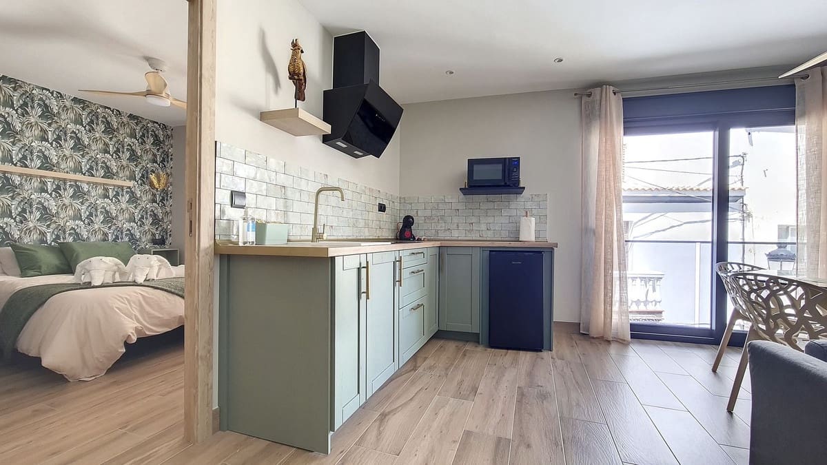 5 makuuhuone Kaupallinen myytävänä paikassa Competa mukana uima-altaan - 619 000 € (Ref: 8410789)