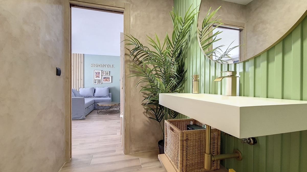 5 makuuhuone Kaupallinen myytävänä paikassa Competa mukana uima-altaan - 619 000 € (Ref: 8410789)