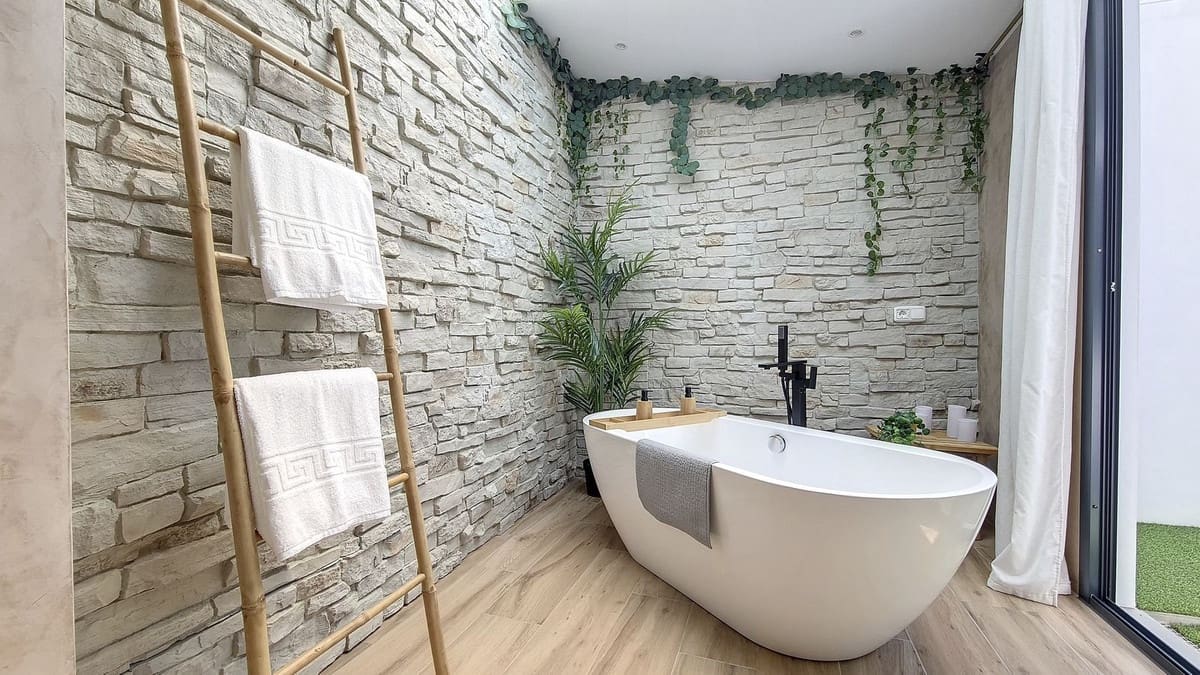 5 makuuhuone Kaupallinen myytävänä paikassa Competa mukana uima-altaan - 619 000 € (Ref: 8410789)