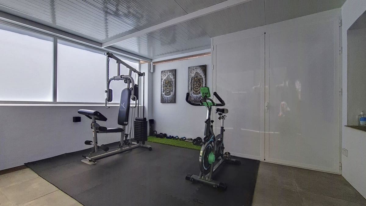 5 makuuhuone Kaupallinen myytävänä paikassa Competa mukana uima-altaan - 619 000 € (Ref: 8410789)