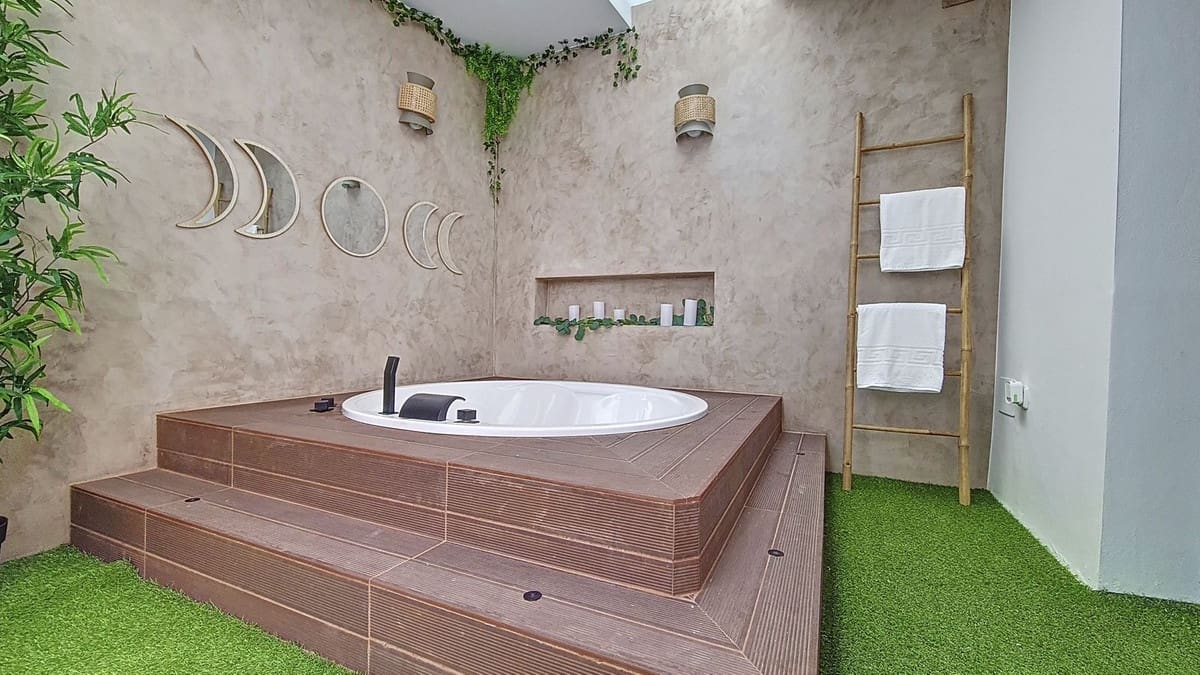 5 makuuhuone Kaupallinen myytävänä paikassa Competa mukana uima-altaan - 619 000 € (Ref: 8410789)