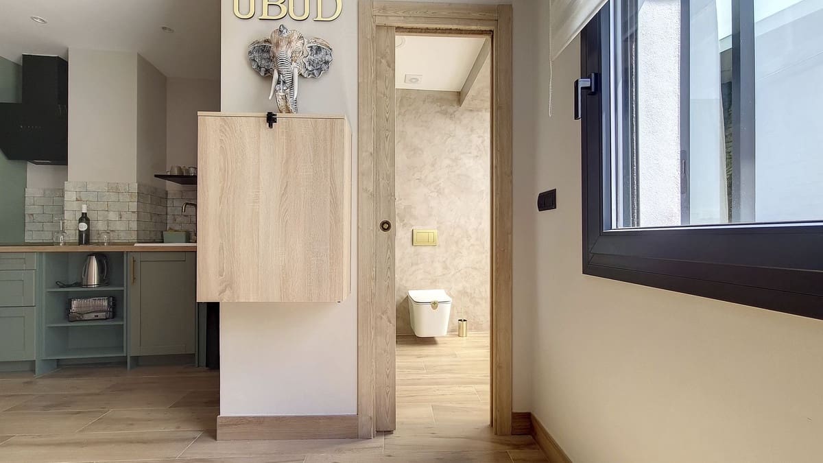 5 makuuhuone Kaupallinen myytävänä paikassa Competa mukana uima-altaan - 619 000 € (Ref: 8410789)