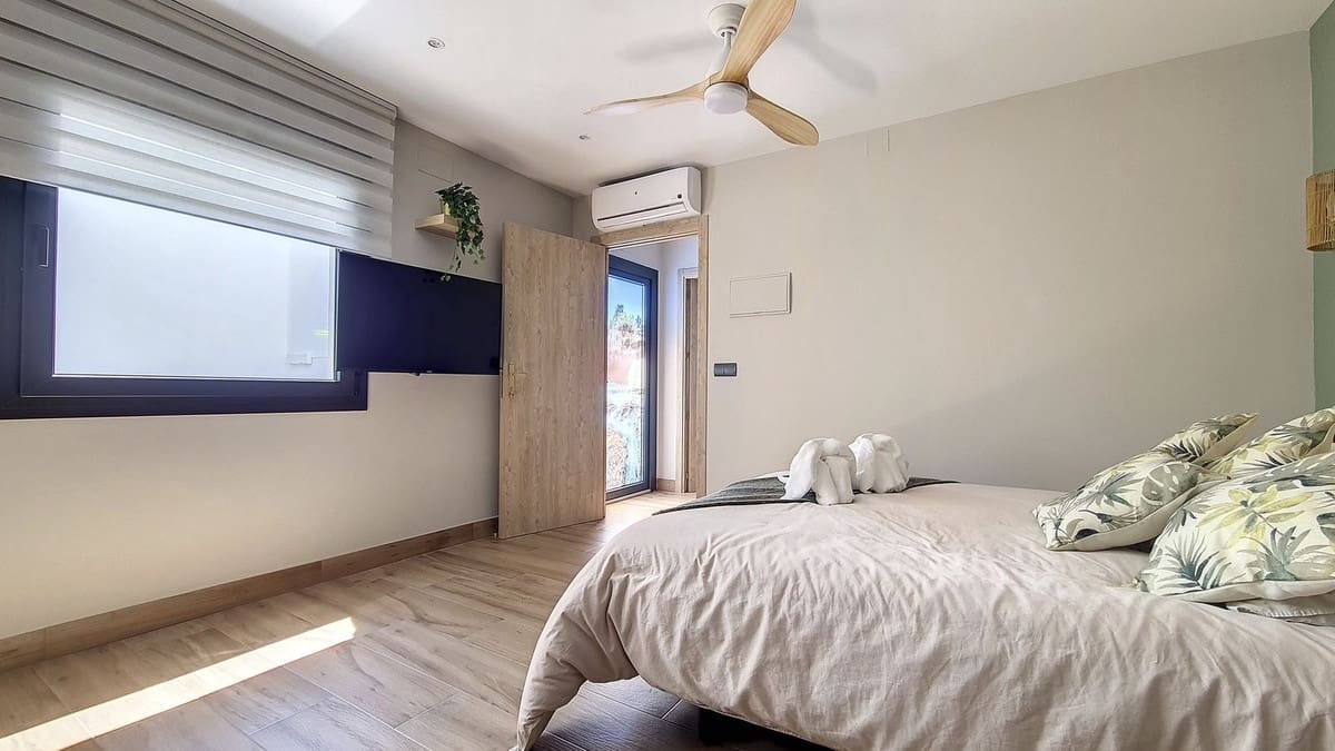 5 makuuhuone Kaupallinen myytävänä paikassa Competa mukana uima-altaan - 619 000 € (Ref: 8410789)