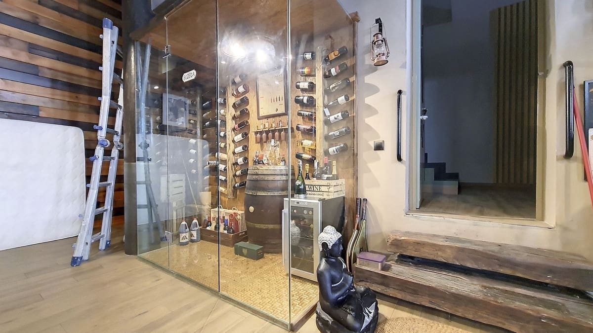 5 makuuhuone Kaupallinen myytävänä paikassa Competa mukana uima-altaan - 619 000 € (Ref: 8410789)