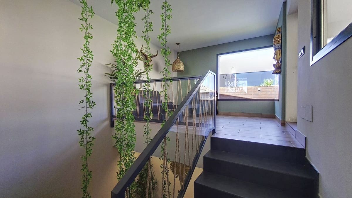 5 makuuhuone Kaupallinen myytävänä paikassa Competa mukana uima-altaan - 619 000 € (Ref: 8410789)