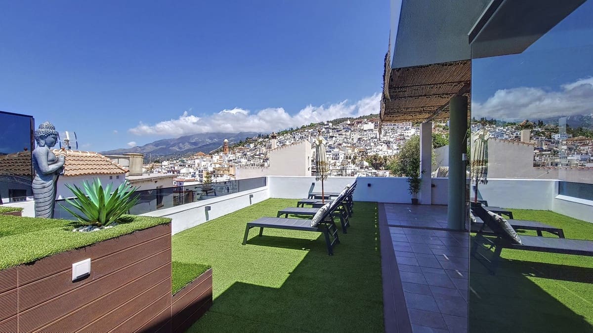 5 makuuhuone Kaupallinen myytävänä paikassa Competa mukana uima-altaan - 619 000 € (Ref: 8410789)