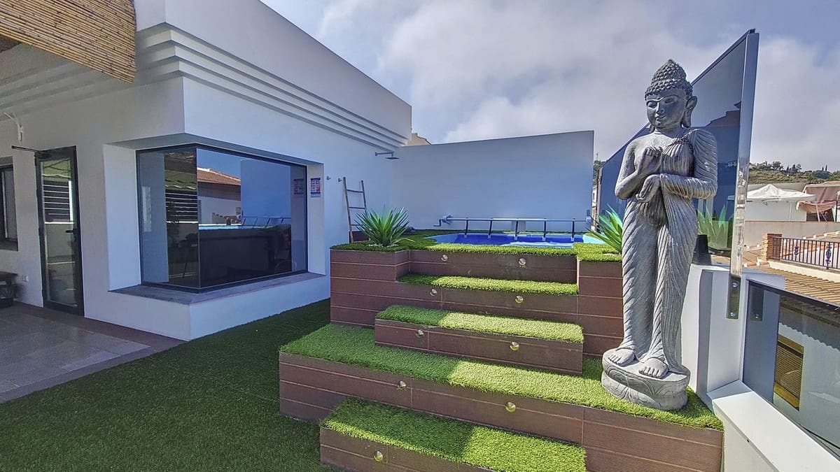 5 makuuhuone Kaupallinen myytävänä paikassa Competa mukana uima-altaan - 619 000 € (Ref: 8410789)