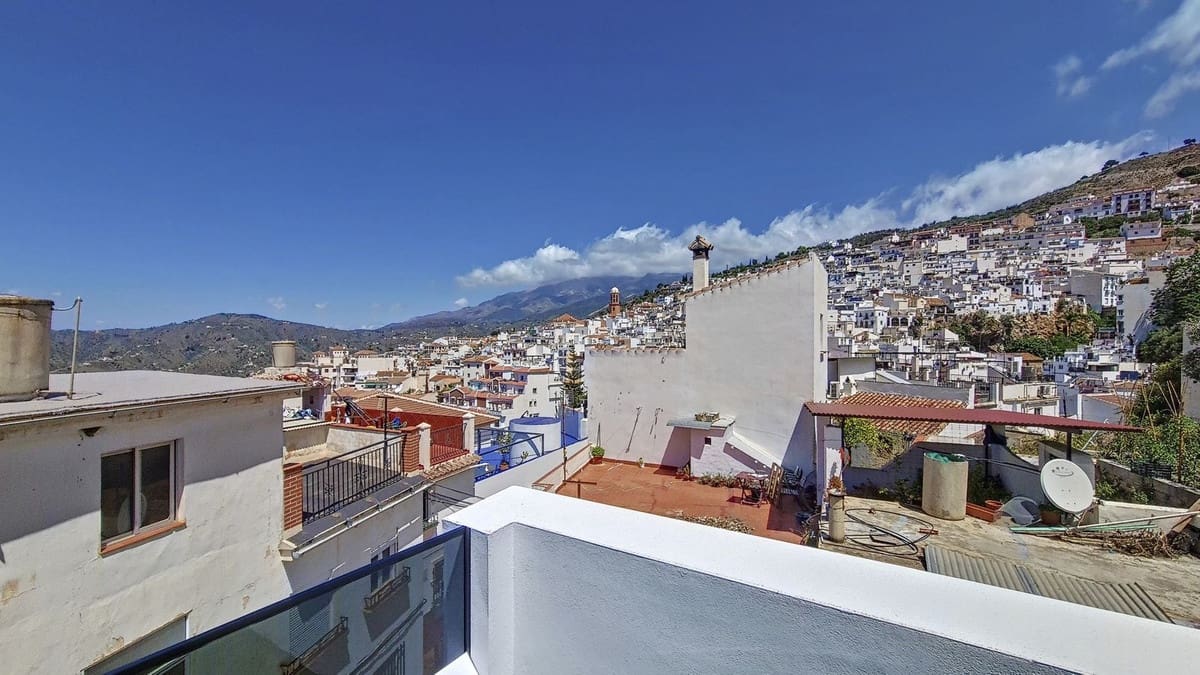 5 makuuhuone Kaupallinen myytävänä paikassa Competa mukana uima-altaan - 619 000 € (Ref: 8410789)