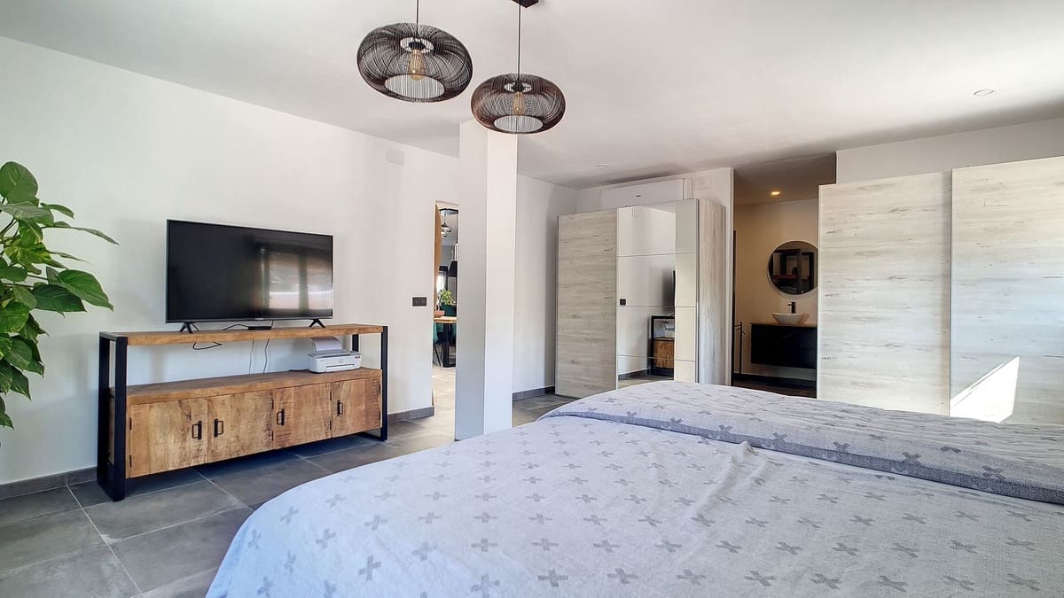 3 quarto Quinta/Casa Rural para venda em Velez-Malaga com piscina garagem - 1 225 000 € (Ref: 8410791)