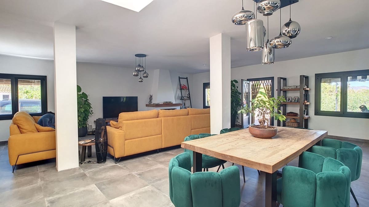 3 quarto Quinta/Casa Rural para venda em Velez-Malaga com piscina garagem - 1 225 000 € (Ref: 8410791)