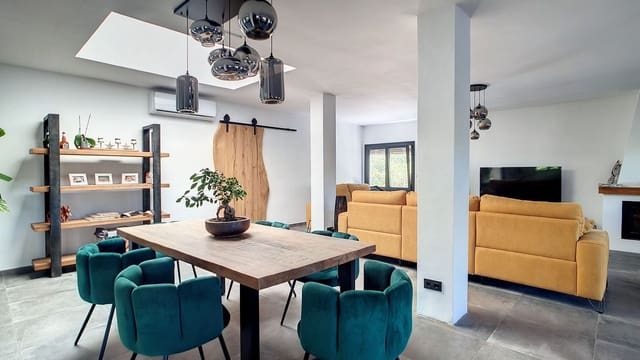 3 sovrum Finca/Hus på landet till salu i Vélez-Málaga med pool garage - 1 225 000 € (Ref: 8410791)