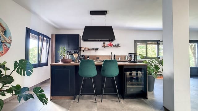 3 sovrum Finca/Hus på landet till salu i Vélez-Málaga med pool garage - 1 225 000 € (Ref: 8410791)