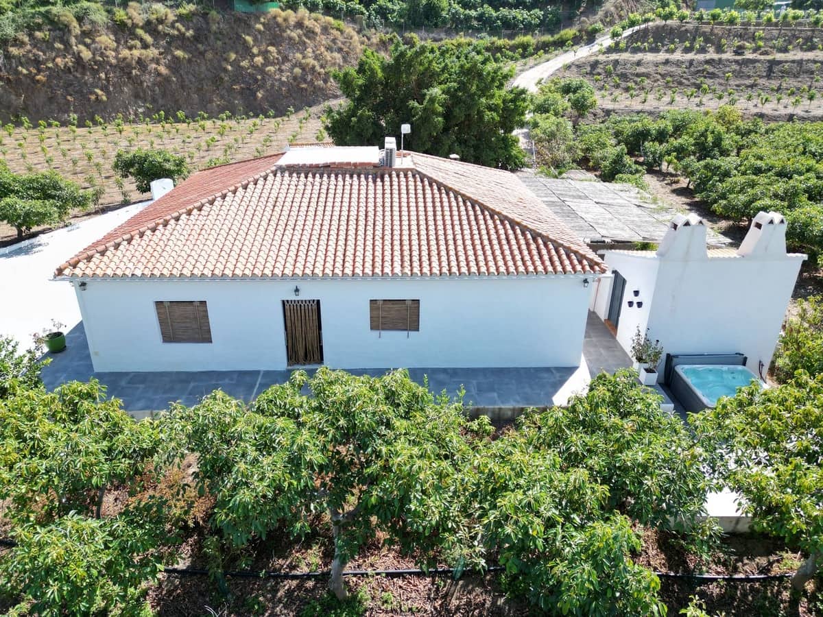 3 quarto Quinta/Casa Rural para venda em Velez-Malaga com piscina garagem - 1 225 000 € (Ref: 8410791)
