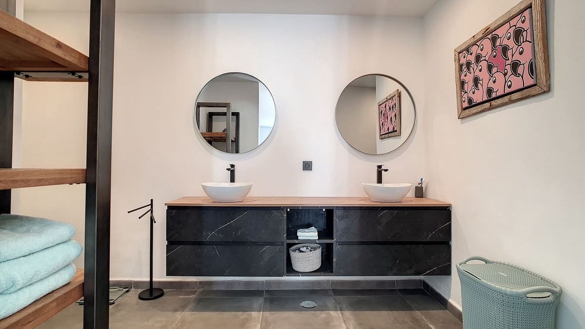 3 soveværelse Finca/Landehus til salg i Velez-Malaga med swimmingpool garage - € 1.150.000 (Ref: 8410791)