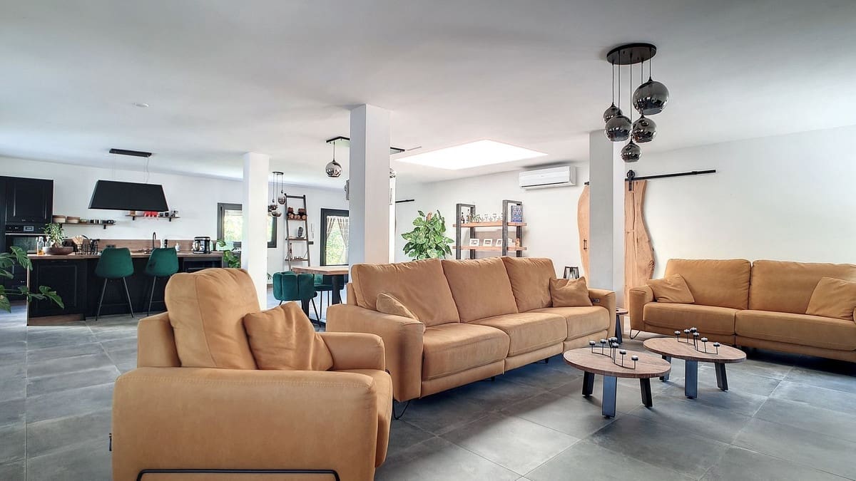 3 soveværelse Finca/Landehus til salg i Velez-Malaga med swimmingpool garage - € 1.150.000 (Ref: 8410791)