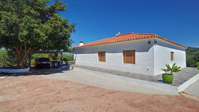3 soveværelse Finca/Landehus til salg i Vélez-Málaga med swimmingpool garage - € 1.225.000 (Ref: 8410791)