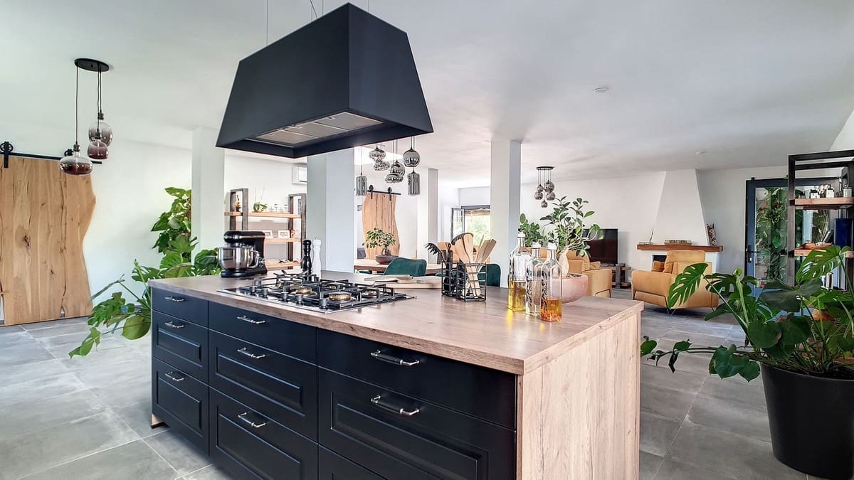 3 soveværelse Finca/Landehus til salg i Velez-Malaga med swimmingpool garage - € 1.150.000 (Ref: 8410791)