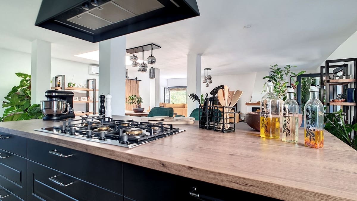 3 soveværelse Finca/Landehus til salg i Velez-Malaga med swimmingpool garage - € 1.150.000 (Ref: 8410791)