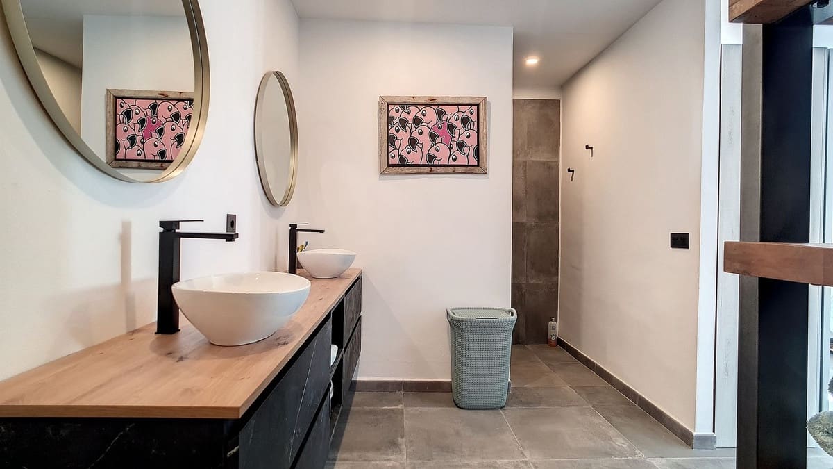 3 soveværelse Finca/Landehus til salg i Velez-Malaga med swimmingpool garage - € 1.150.000 (Ref: 8410791)