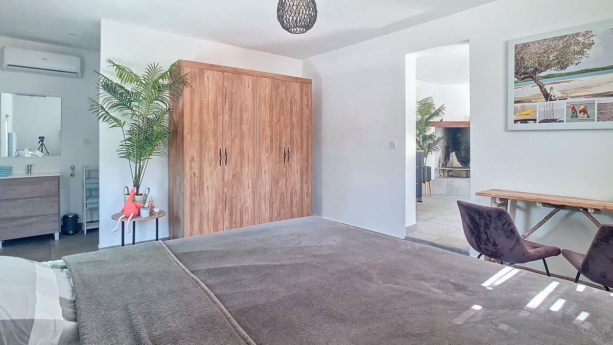 3 soveværelse Finca/Landehus til salg i Velez-Malaga med swimmingpool garage - € 1.150.000 (Ref: 8410791)