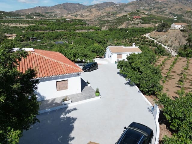 3 soveværelse Finca/Landehus til salg i Vélez-Málaga med swimmingpool garage - € 1.150.000 (Ref: 8410791)