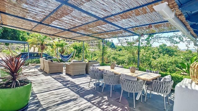 3 soveværelse Finca/Landehus til salg i Vélez-Málaga med swimmingpool garage - € 1.150.000 (Ref: 8410791)