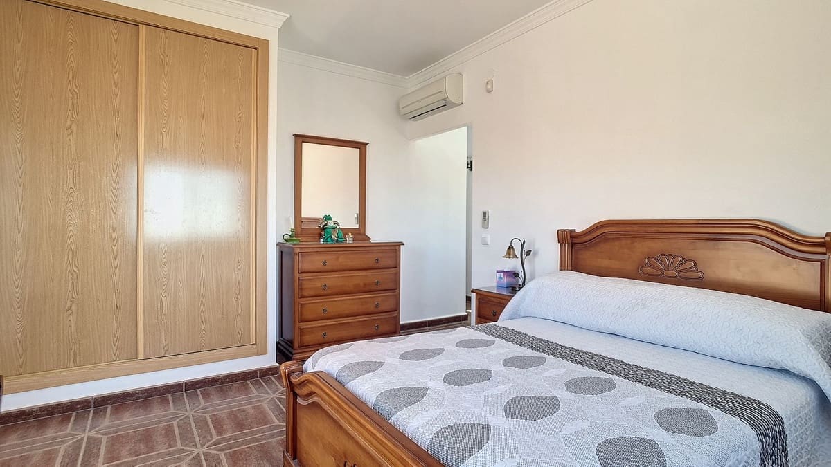 4 quarto Moradia para venda em Arenas com piscina garagem - 629 000 € (Ref: 8410792)