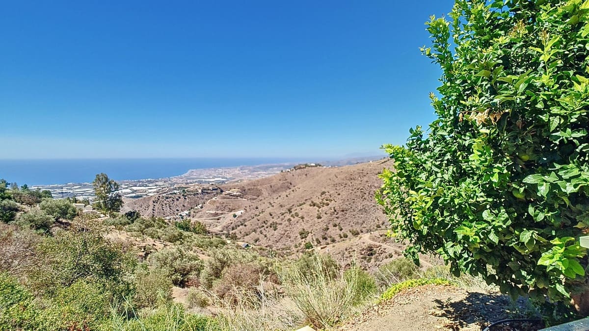 4 quarto Moradia para venda em Arenas com piscina garagem - 629 000 € (Ref: 8410792)