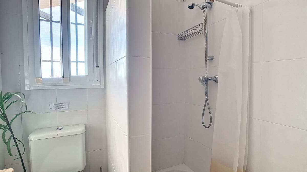 3 quarto Moradia para venda em Arenas com piscina garagem - 695 000 € (Ref: 8410795)
