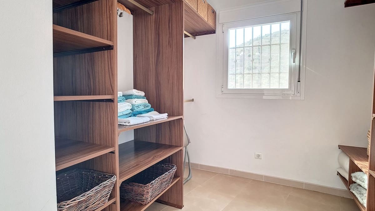 3 quarto Moradia para venda em Arenas com piscina garagem - 695 000 € (Ref: 8410795)