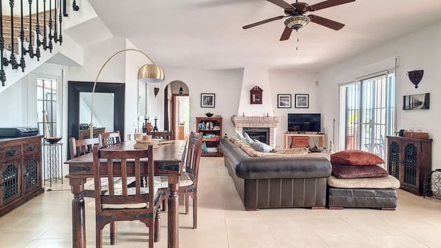 3 quarto Moradia para venda em Arenas com piscina garagem - 695 000 € (Ref: 8410795)