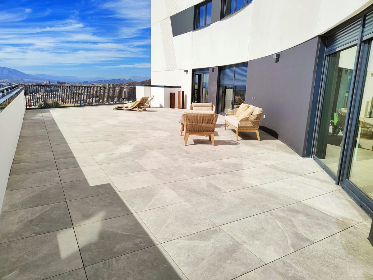 3 slaapkamer Appartement te koop in Malaga stad met zwembad garage - € 950.000 (Ref: 8410798)