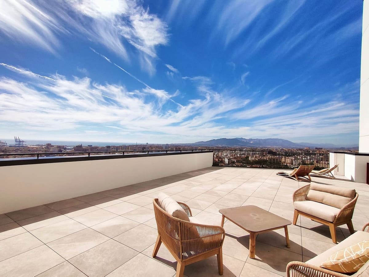 3 slaapkamer Appartement te koop in Malaga stad met zwembad garage - € 950.000 (Ref: 8410798)