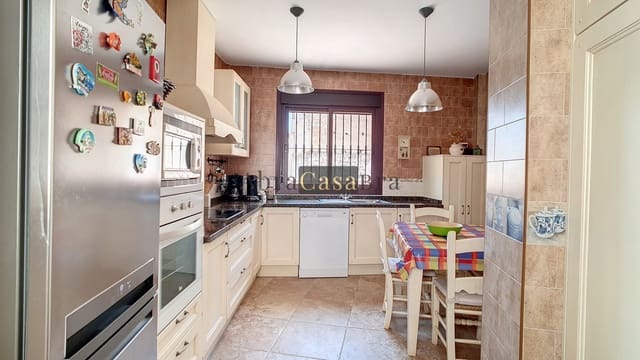 3 chambre Maison de Ville à vendre à Salares avec piscine - 209 000 € (Ref: 8410822)