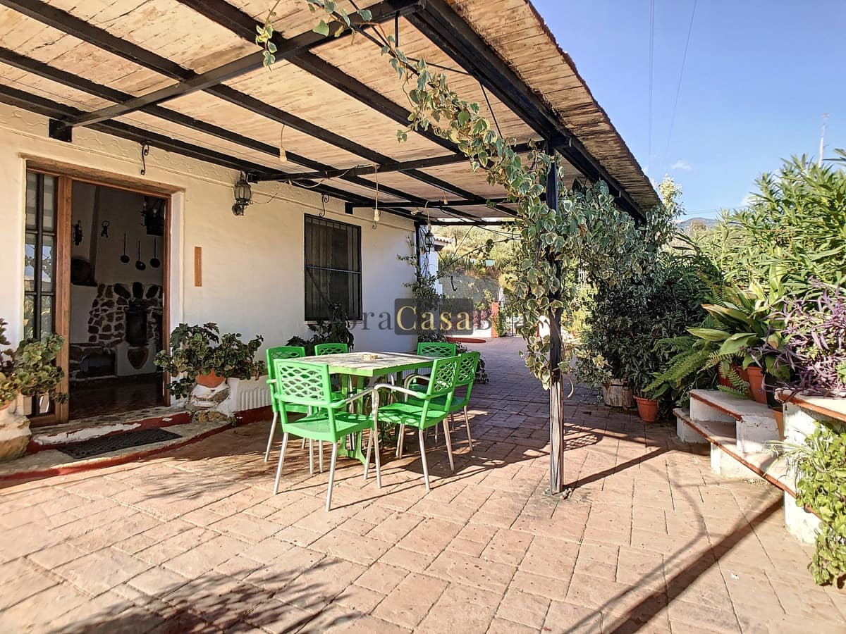 3 chambre Finca/Maison de Campagne à vendre à Sedella avec piscine garage - 225 000 € (Ref: 8410831)