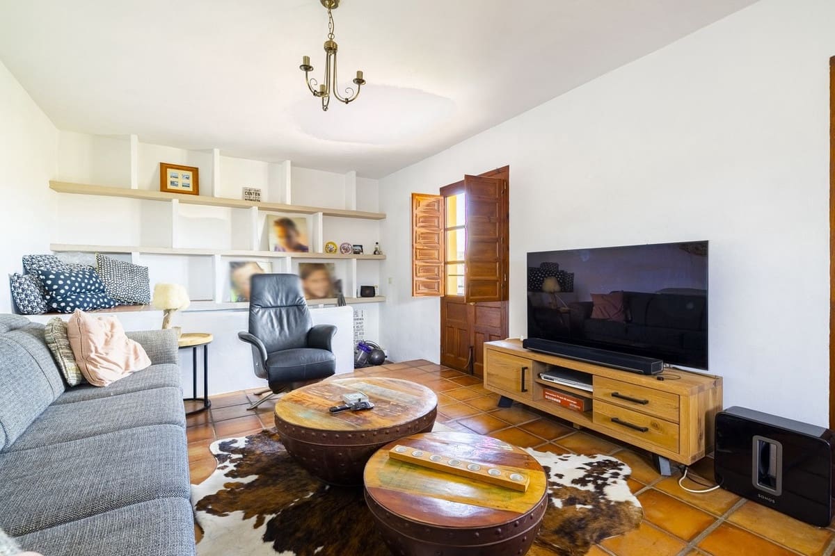 8 sovrum Villa till salu i Comares med pool garage - 490 000 € (Ref: 8416613)