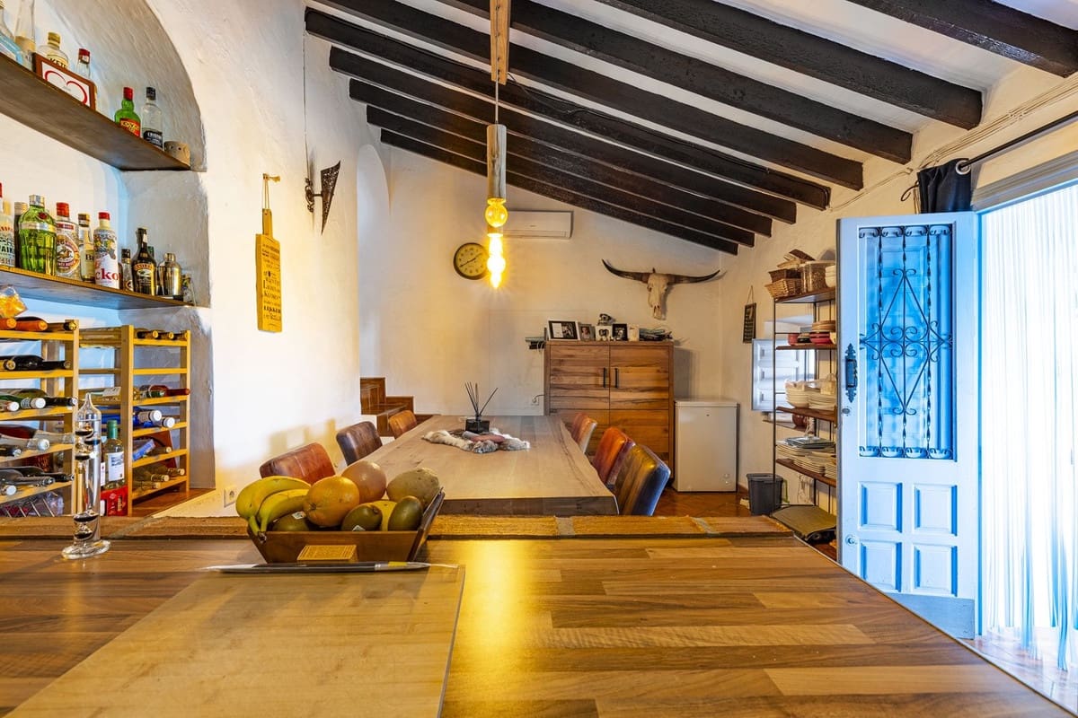 8 sovrum Villa till salu i Comares med pool garage - 490 000 € (Ref: 8416613)