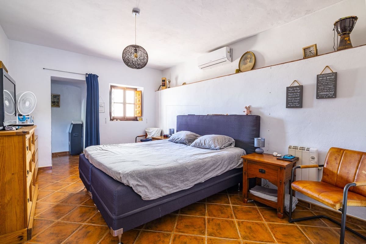 8 sovrum Villa till salu i Comares med pool garage - 490 000 € (Ref: 8416613)