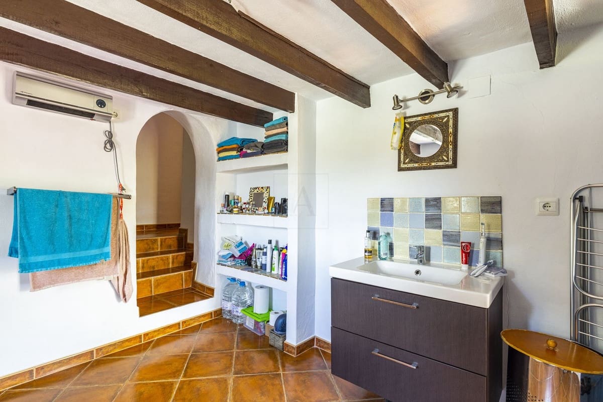 8 sovrum Villa till salu i Comares med pool garage - 490 000 € (Ref: 8416613)