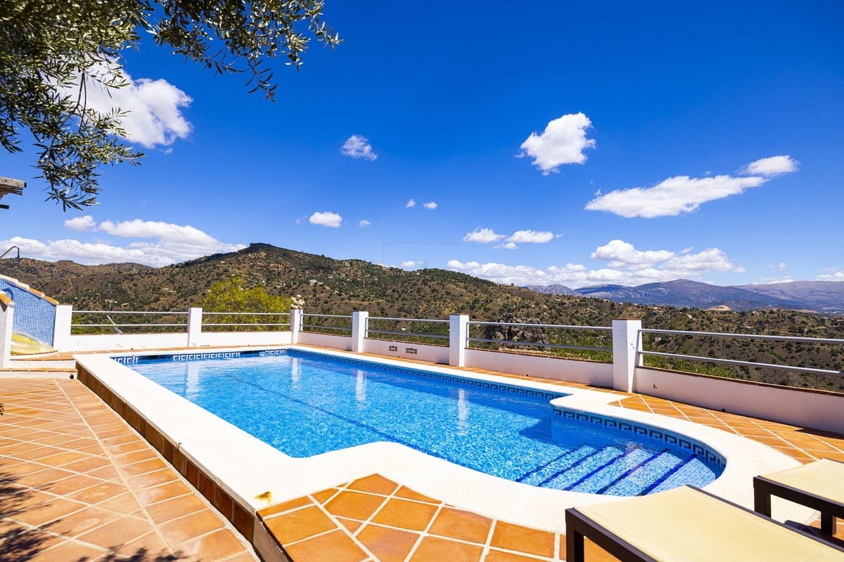 8 sovrum Villa till salu i Comares med pool garage - 490 000 € (Ref: 8416613)