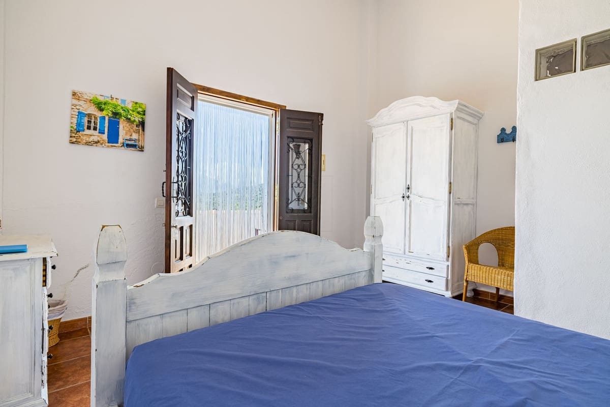 8 sovrum Villa till salu i Comares med pool garage - 490 000 € (Ref: 8416613)