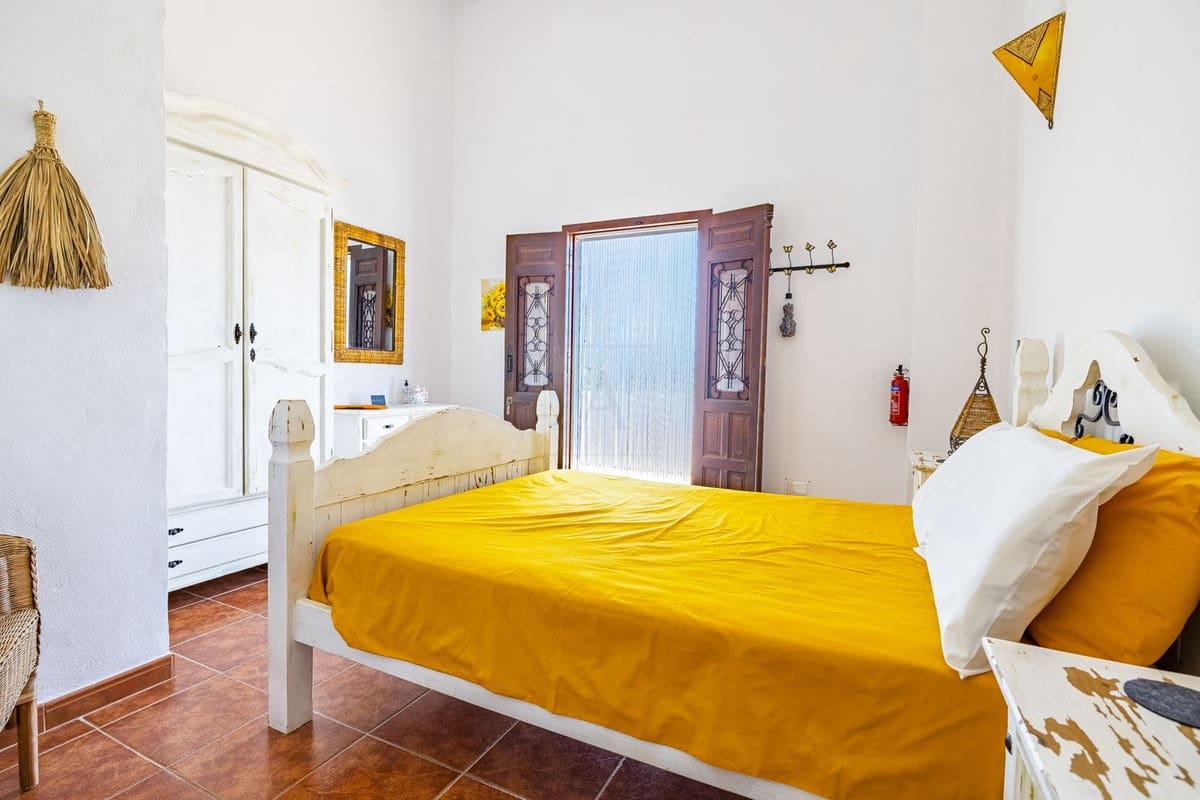 8 sovrum Villa till salu i Comares med pool garage - 490 000 € (Ref: 8416613)