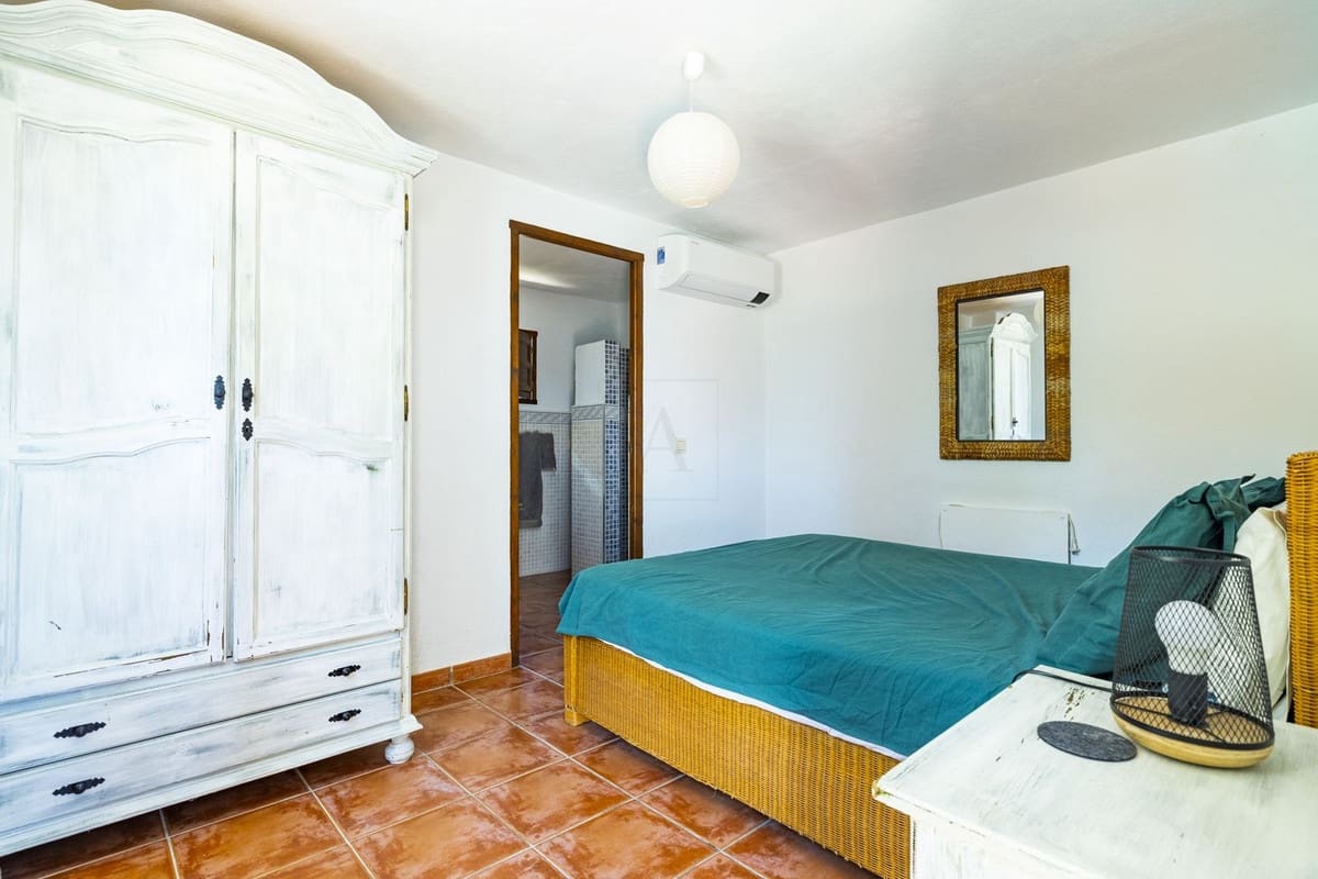 8 sovrum Villa till salu i Comares med pool garage - 490 000 € (Ref: 8416613)