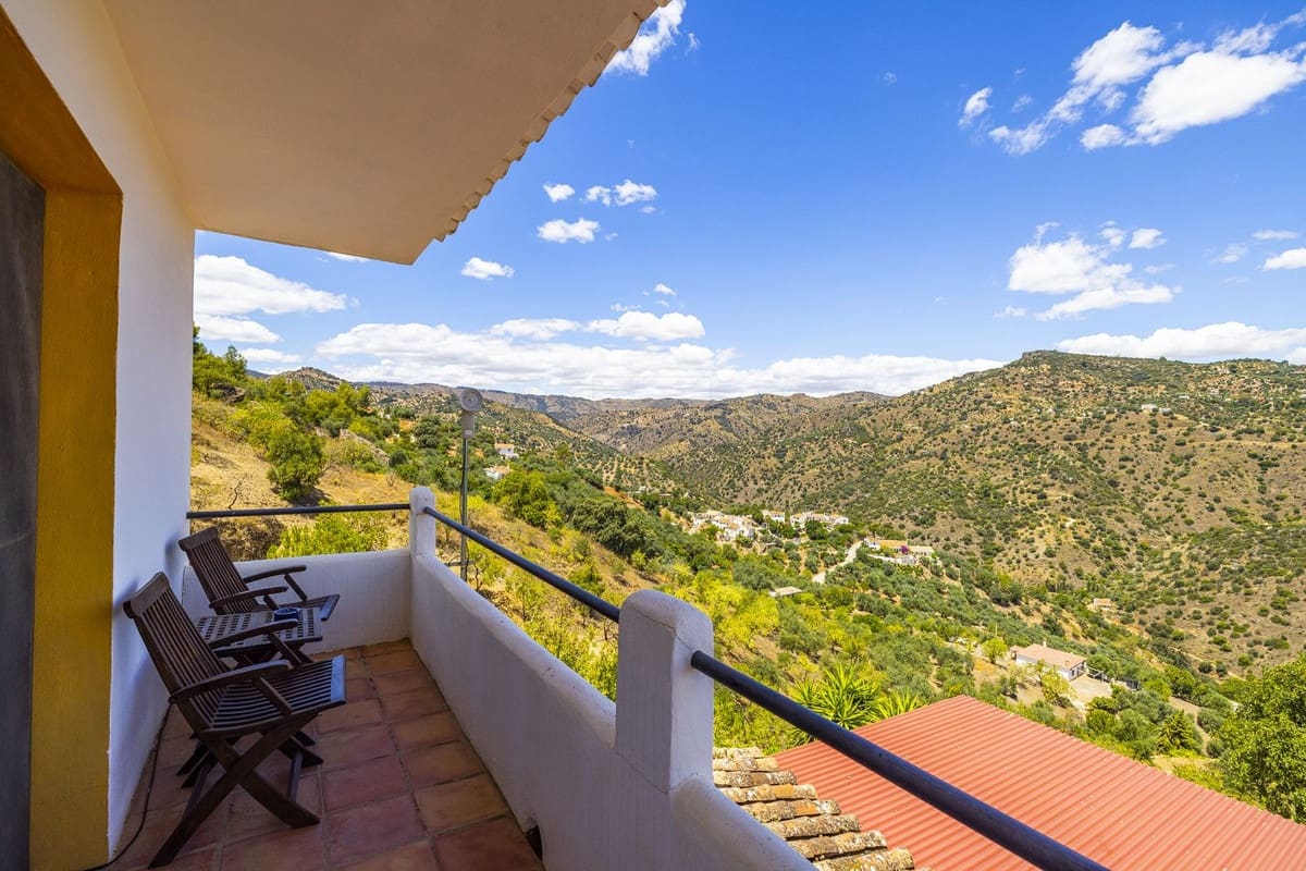 8 sovrum Villa till salu i Comares med pool garage - 490 000 € (Ref: 8416613)